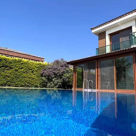 فيلة Alacati Havuzlu Çeşme