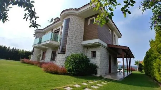 Alacati Havuzlu * Çeşme